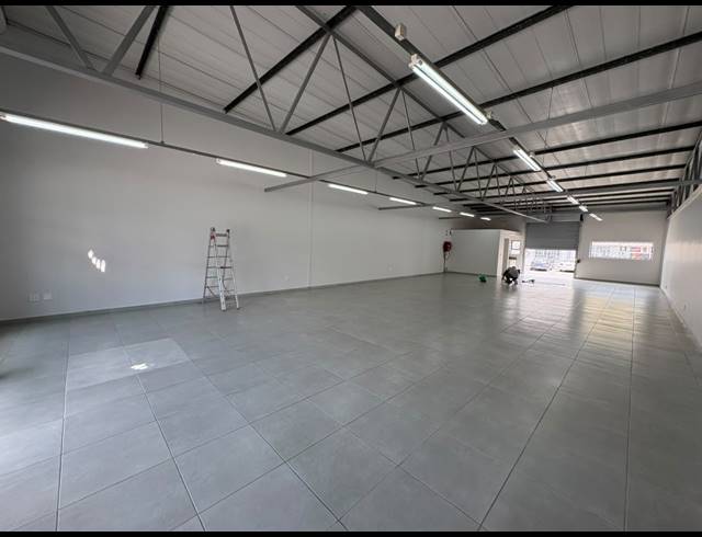 200M² RETAIL TO LET IN GANTS PLAZA